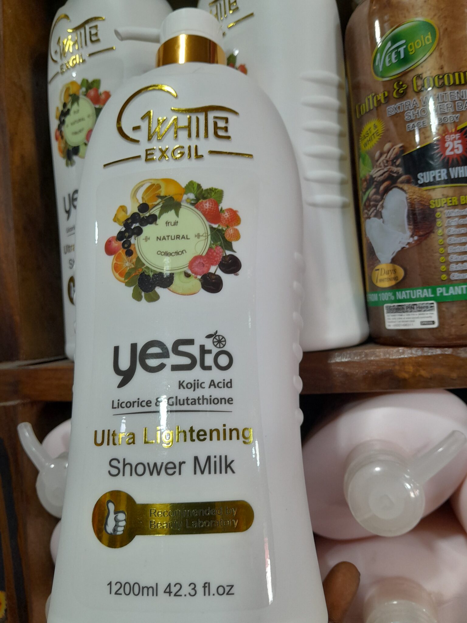 Cwhite Yesto kojic acid,licorice and glutathione shower gel - Avana ...